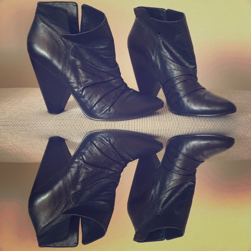 Women’s Black Leather Pointed Ankle Boots